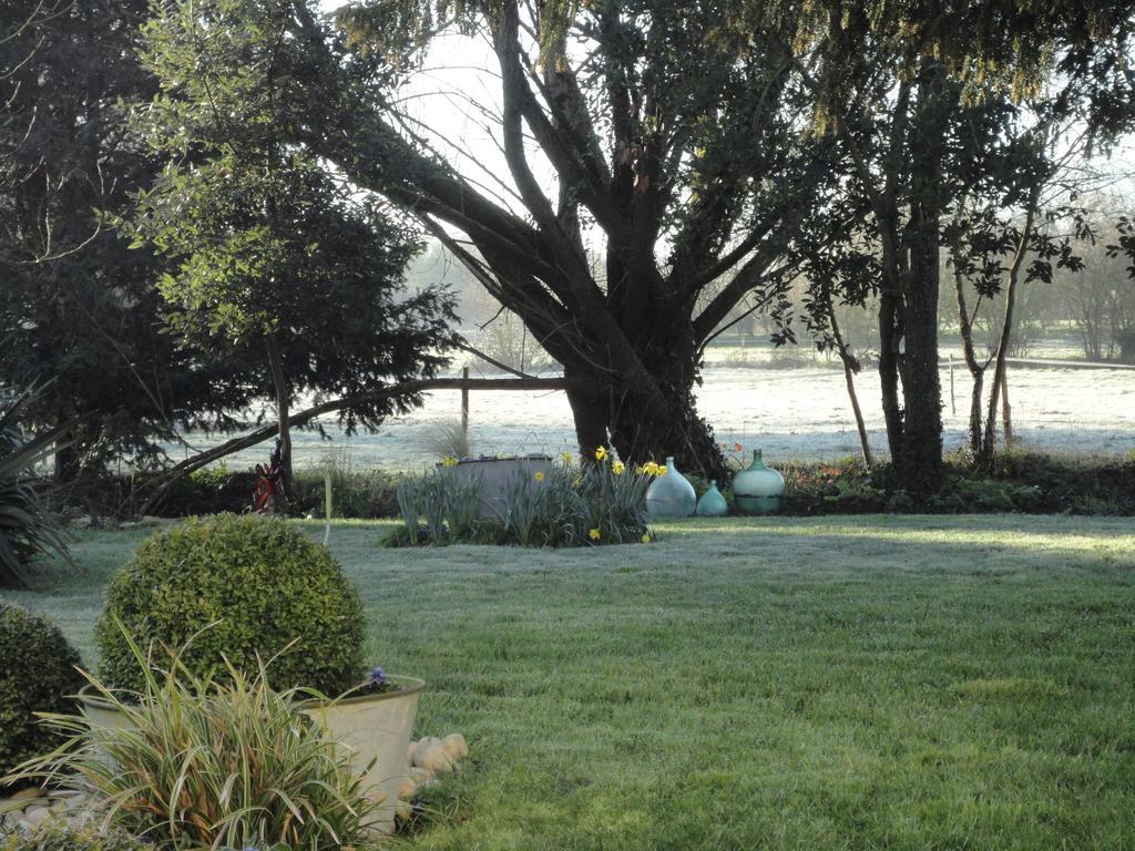 Les 2 Madeleine Bed & Breakfast Saint-Saturnin-du-Bois Exterior foto