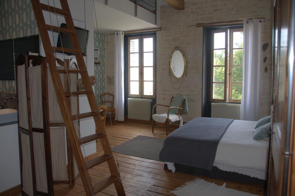 Les 2 Madeleine Bed & Breakfast Saint-Saturnin-du-Bois Exterior foto