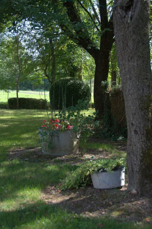 Les 2 Madeleine Bed & Breakfast Saint-Saturnin-du-Bois Exterior foto