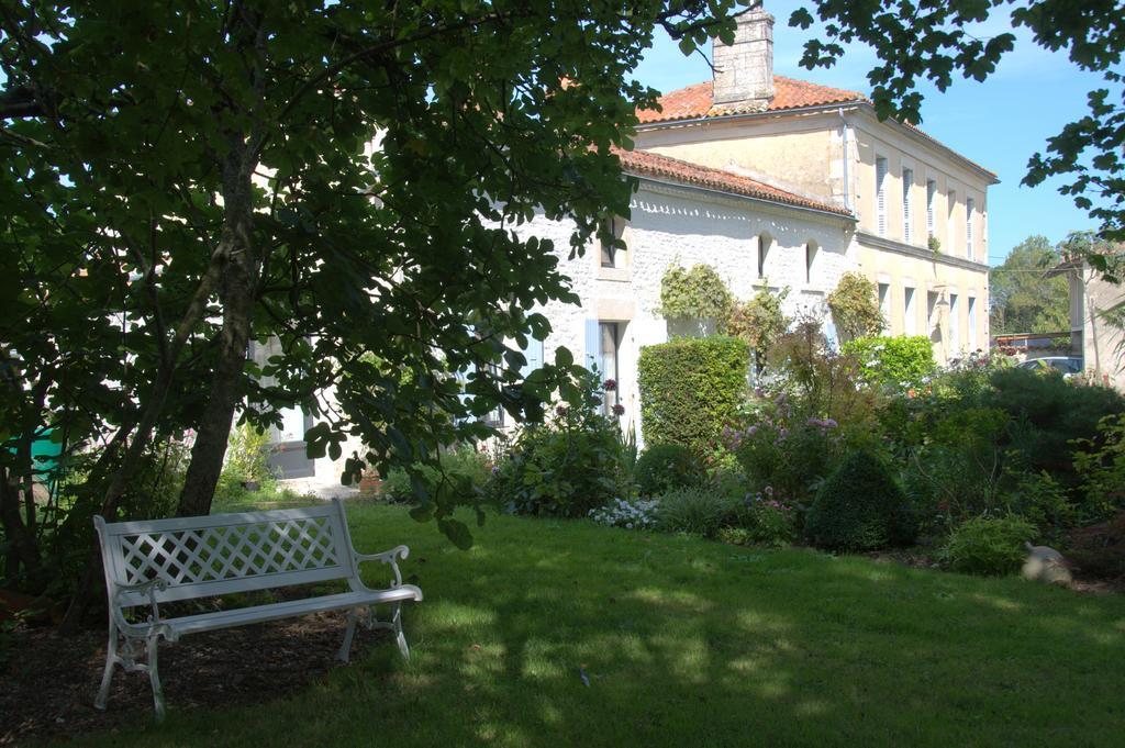 Les 2 Madeleine Bed & Breakfast Saint-Saturnin-du-Bois Exterior foto