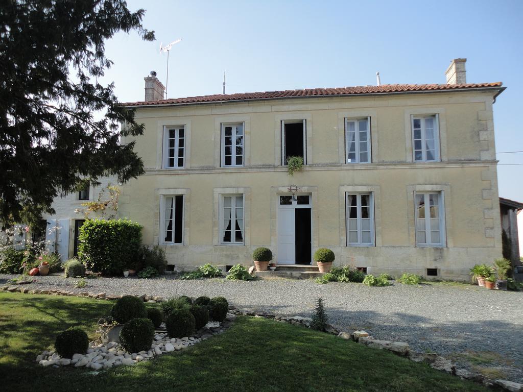 Les 2 Madeleine Bed & Breakfast Saint-Saturnin-du-Bois Exterior foto