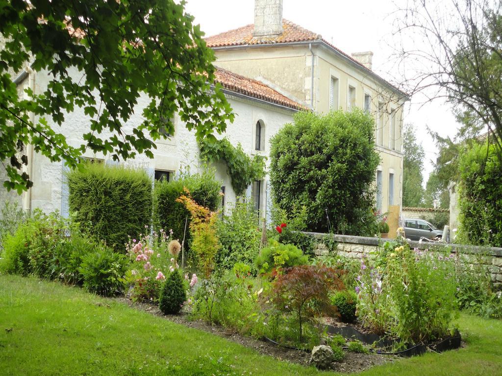 Les 2 Madeleine Bed & Breakfast Saint-Saturnin-du-Bois Exterior foto
