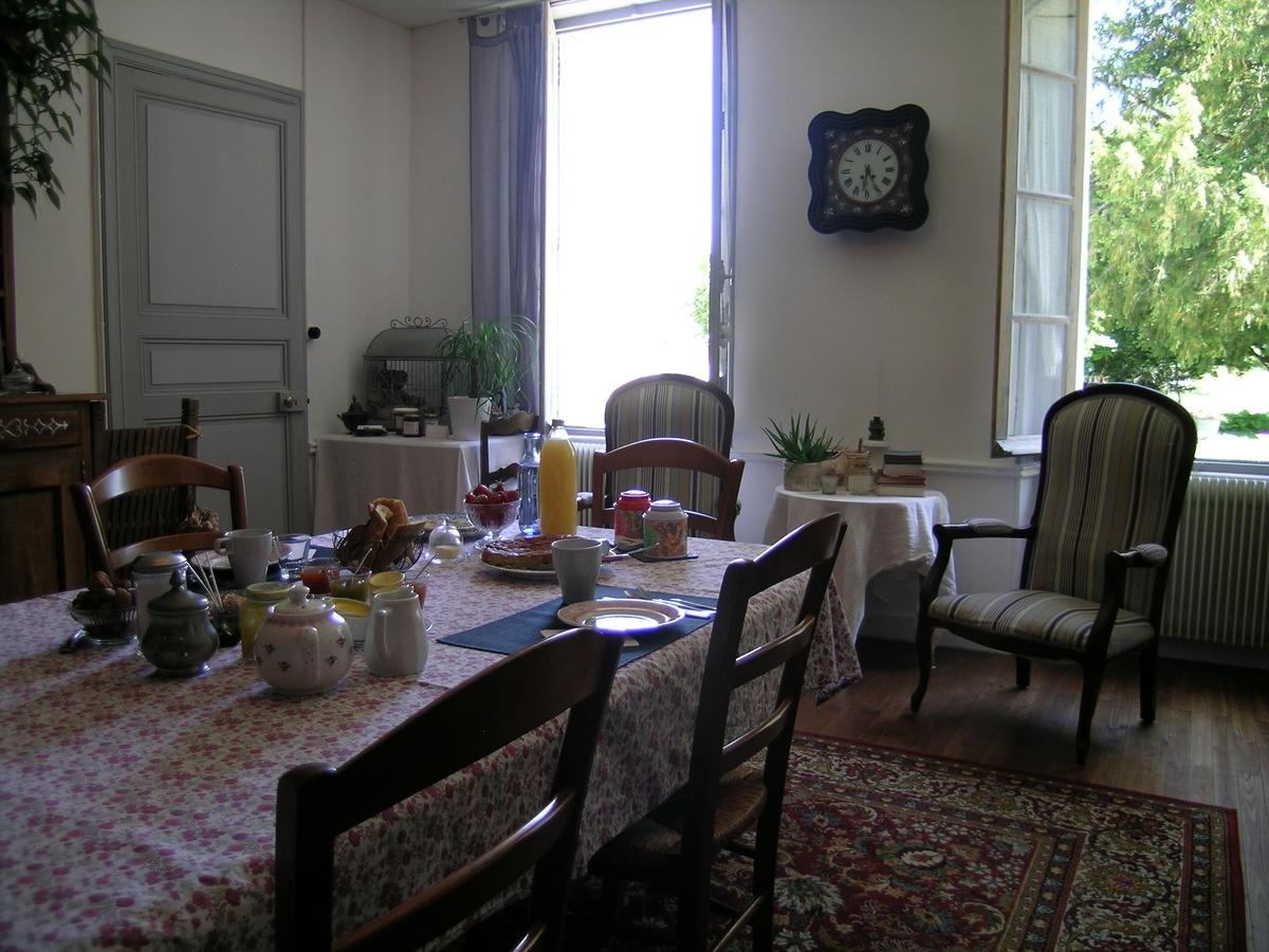 Les 2 Madeleine Bed & Breakfast Saint-Saturnin-du-Bois Exterior foto