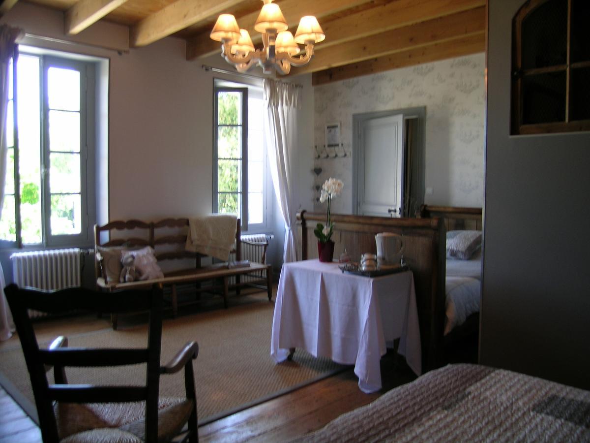 Les 2 Madeleine Bed & Breakfast Saint-Saturnin-du-Bois Exterior foto