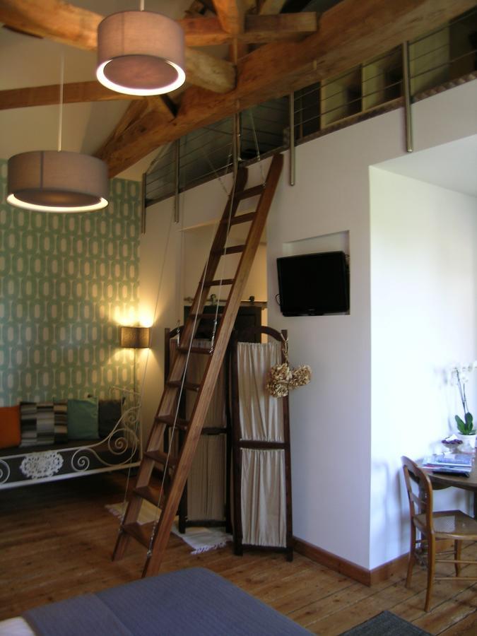 Les 2 Madeleine Bed & Breakfast Saint-Saturnin-du-Bois Exterior foto