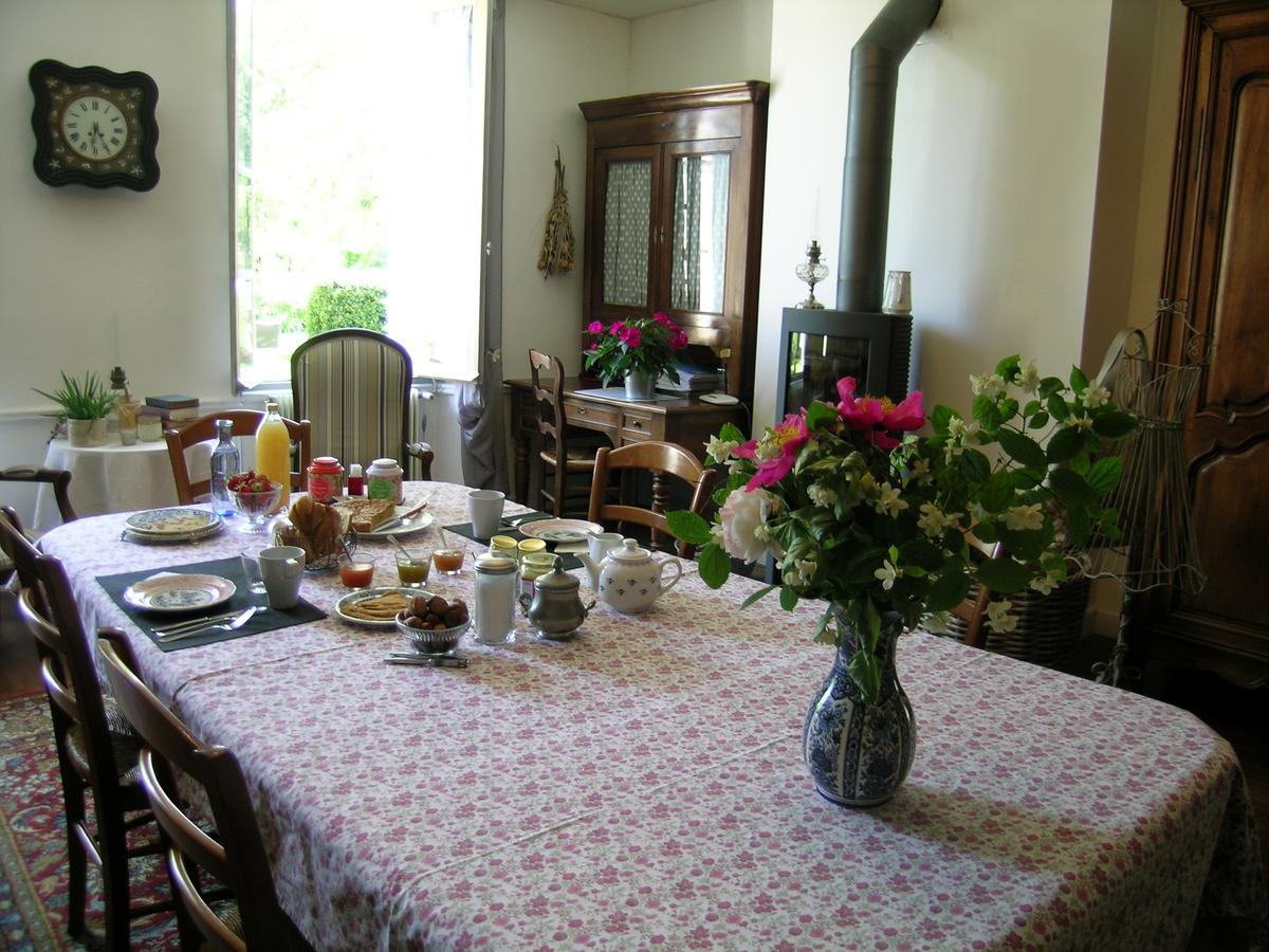 Les 2 Madeleine Bed & Breakfast Saint-Saturnin-du-Bois Exterior foto