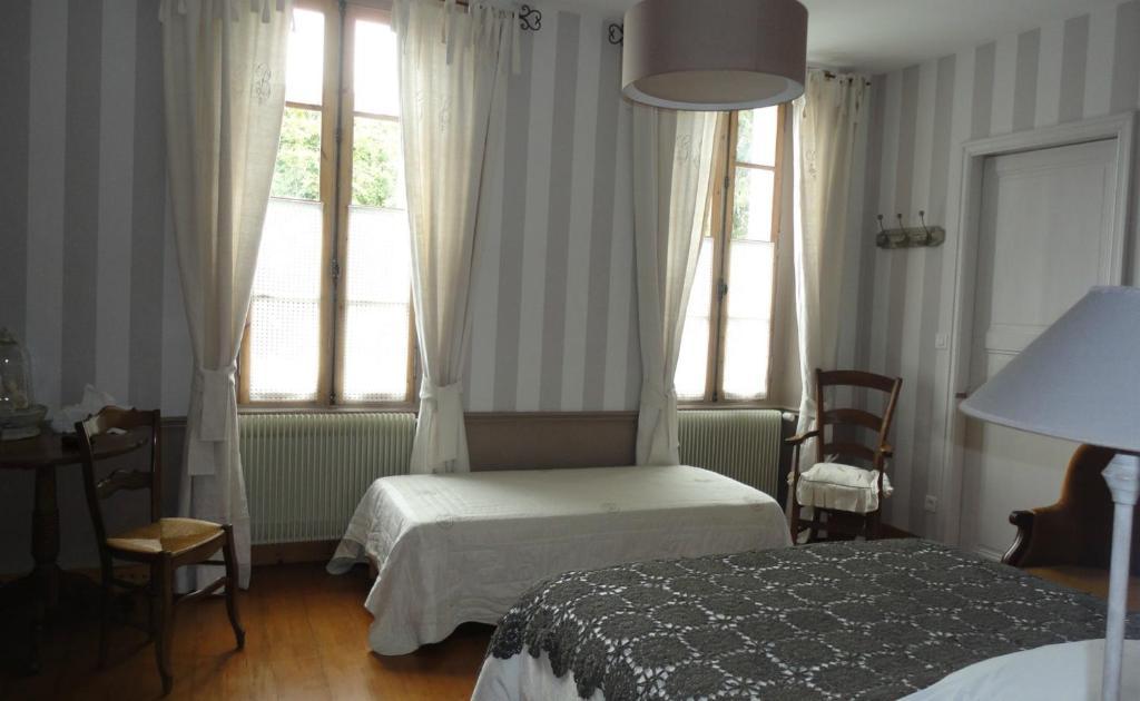 Les 2 Madeleine Bed & Breakfast Saint-Saturnin-du-Bois Exterior foto